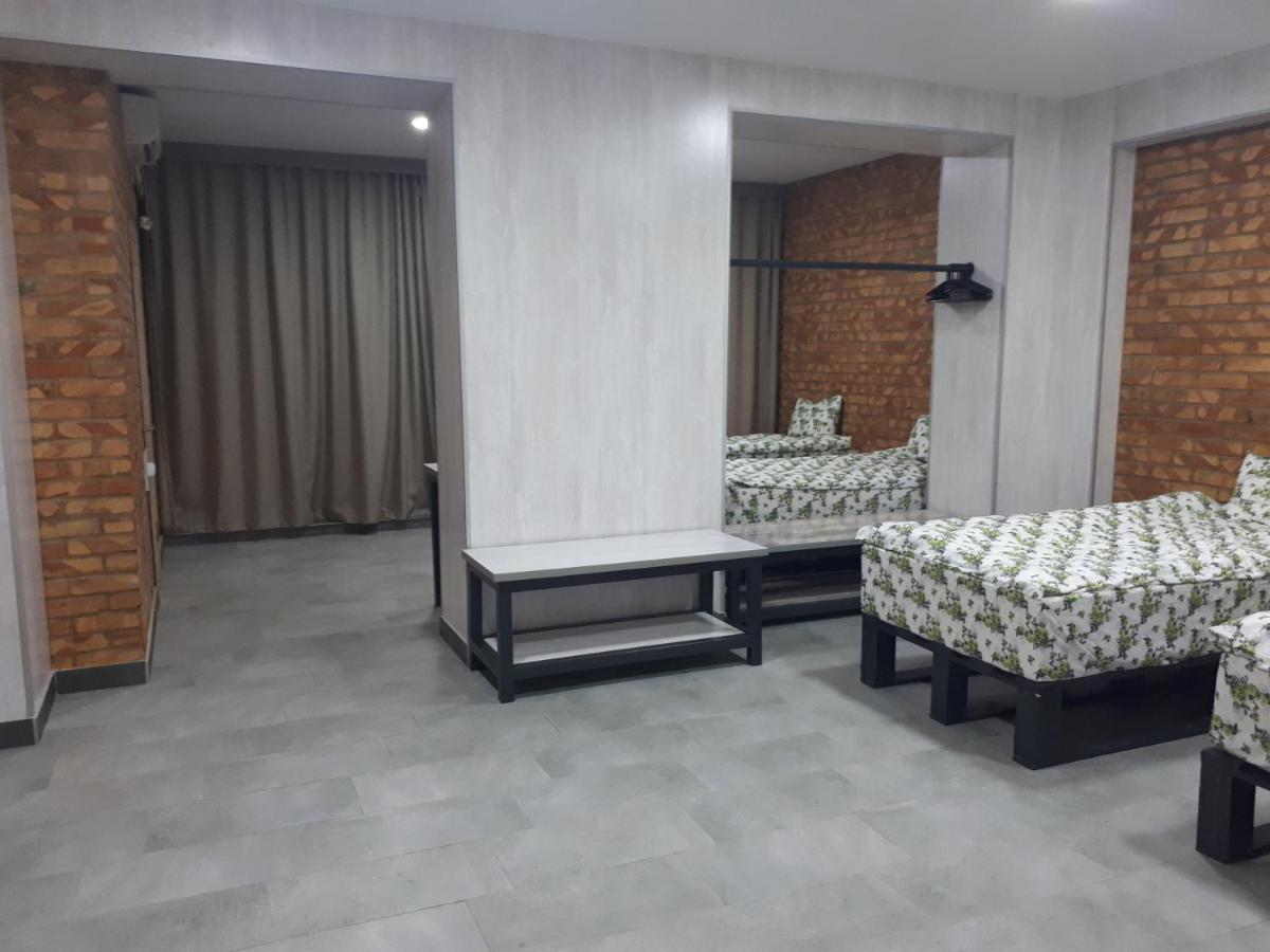 Комплекс Гостиниц Athletic Taraz Exterior photo